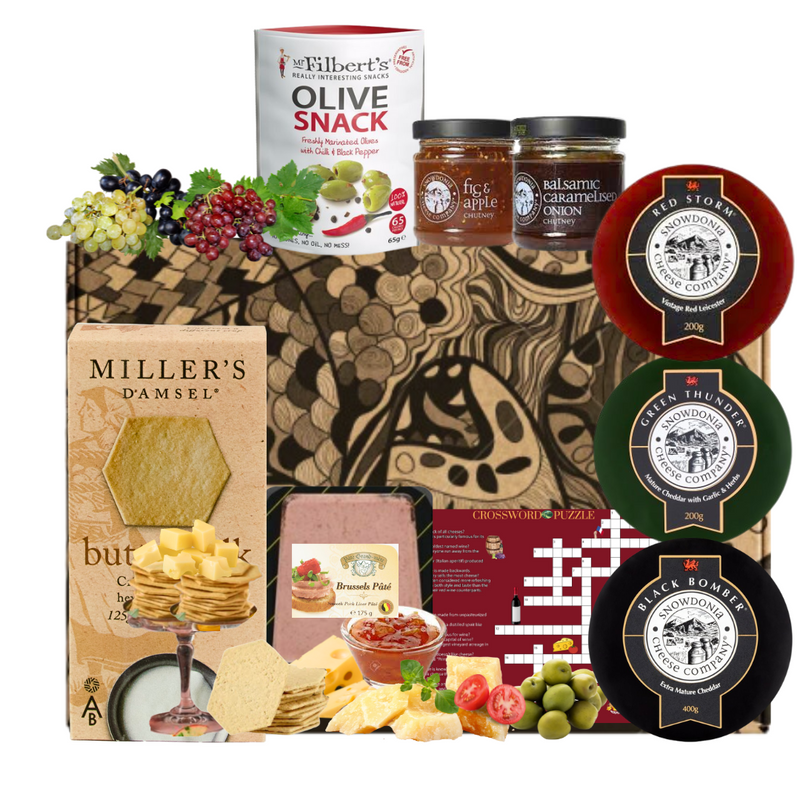 Snowdonia 3-Cheese Gift Hamper with Chutneys & Crackers